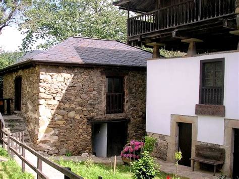 museo vaqueiro de asturias|Vaqueiro Museum of Asturias (Luarca)